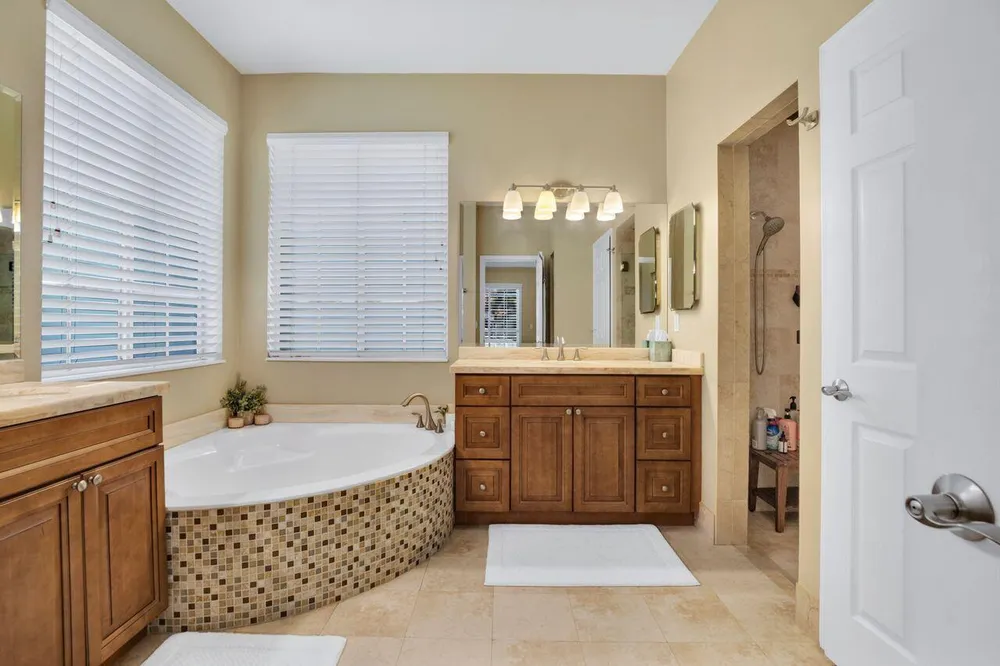 5031 Mallards Ct, Coconut Creek, FL 33073