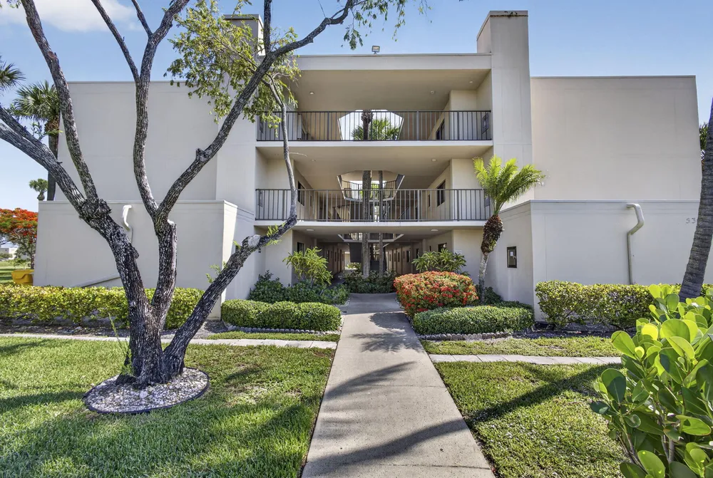 5340 Las Verdes Circle, Delray Beach, FL 33484