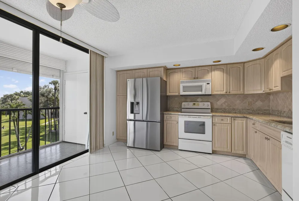 5340 Las Verdes Circle, Delray Beach, FL 33484