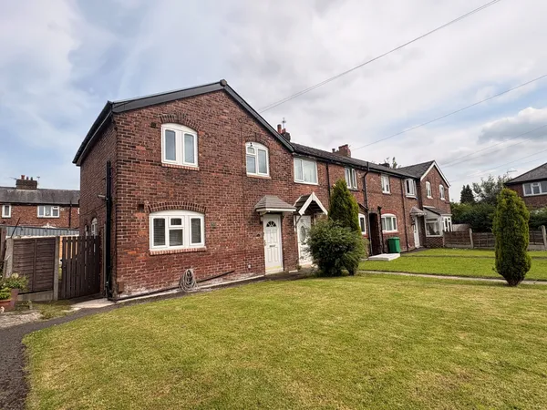 Ferndale Gardens, Burnage M19