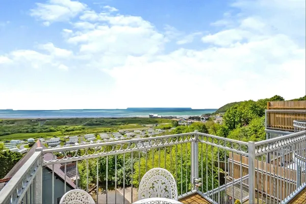 Apt 4 (18) Coastal View, Pendine, Car...