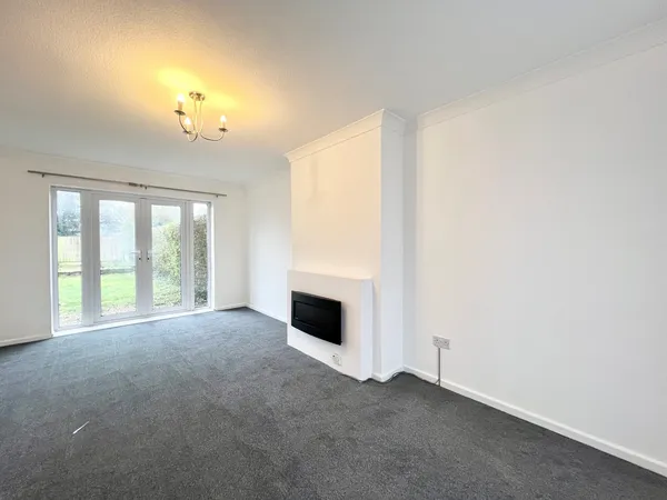Fernwood Crescent, Wollaton, NG8