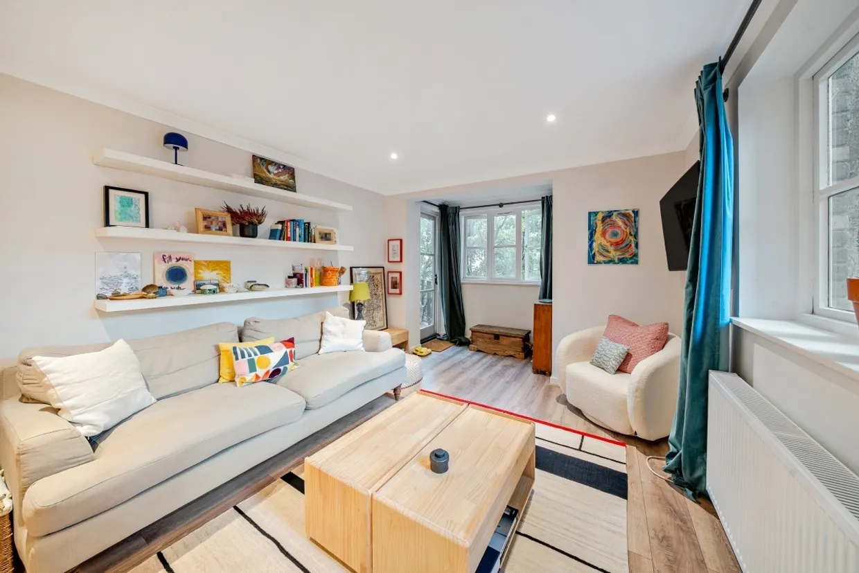 Brompton Park Crescent London SW6 photo 1