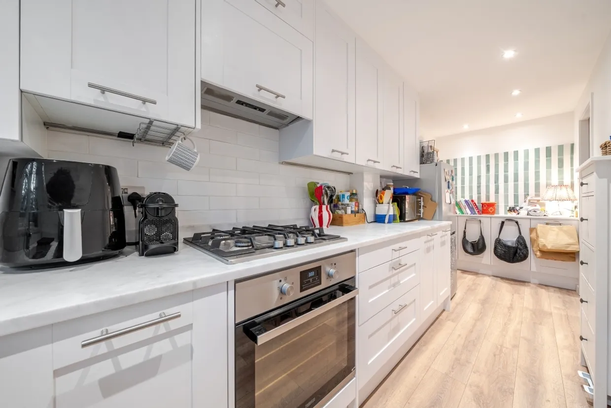 Brompton Park Crescent London SW6 photo 2
