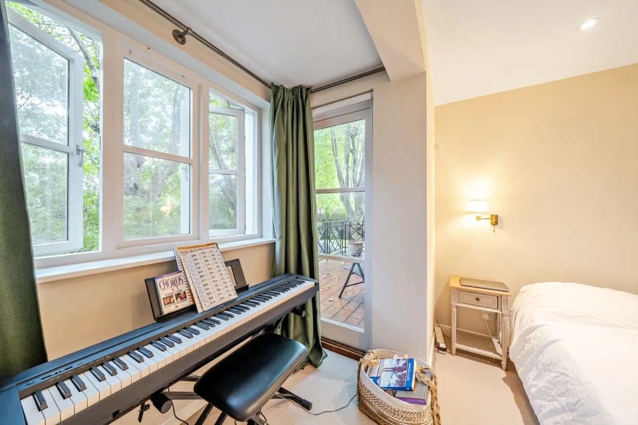 Brompton Park Crescent London SW6 photo 12