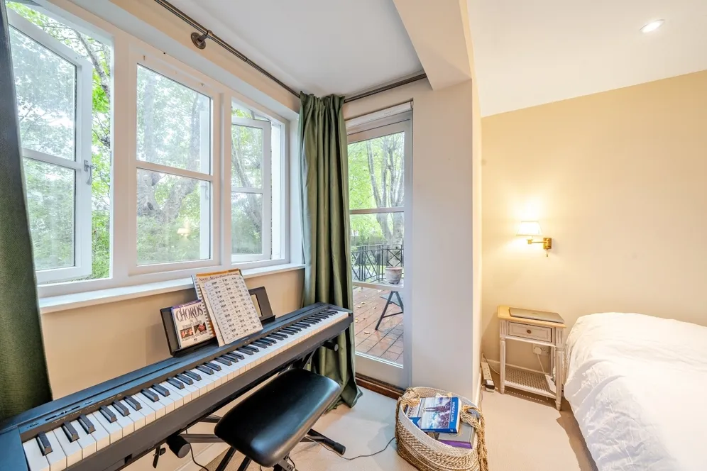 Brompton Park Crescent London SW6 photo 12