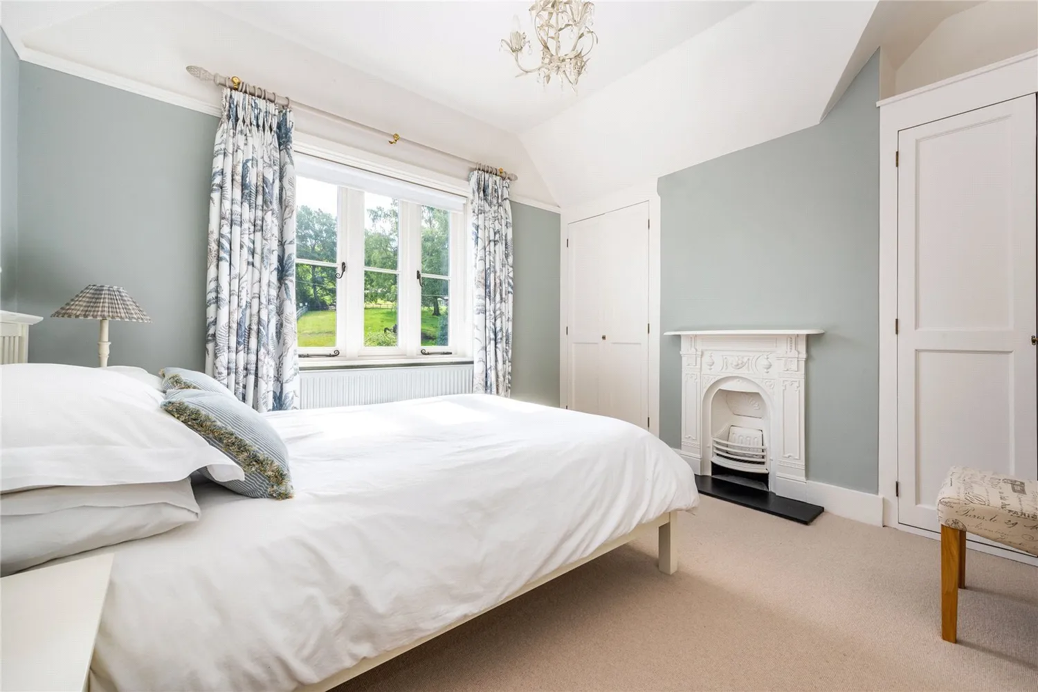 Milton Street, Westcott, RH4 photo 8