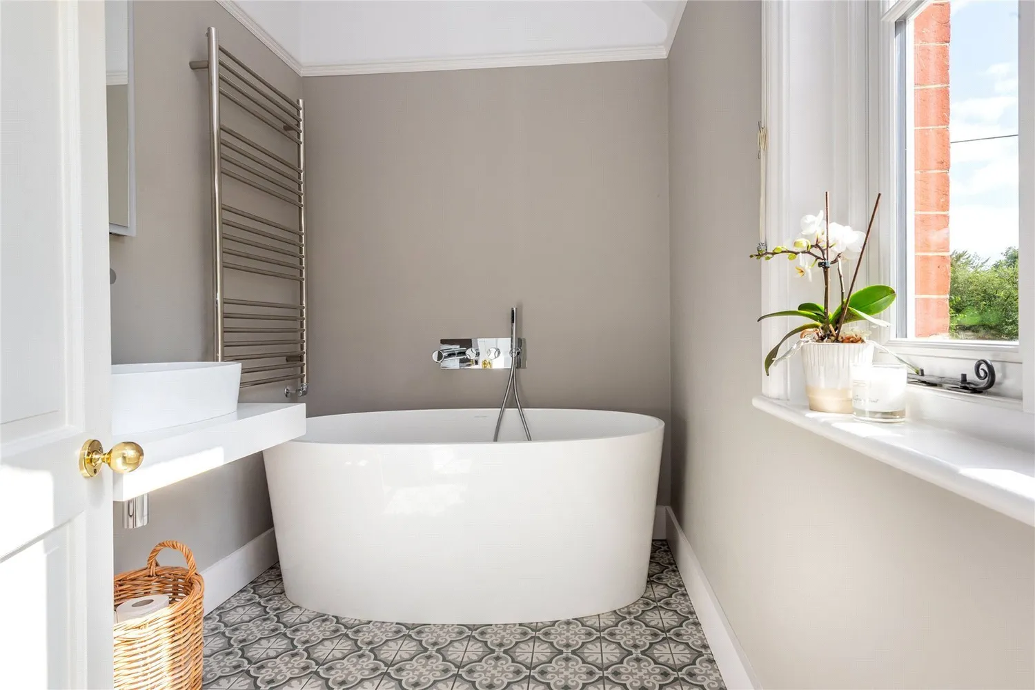 Milton Street, Westcott, RH4 photo 9