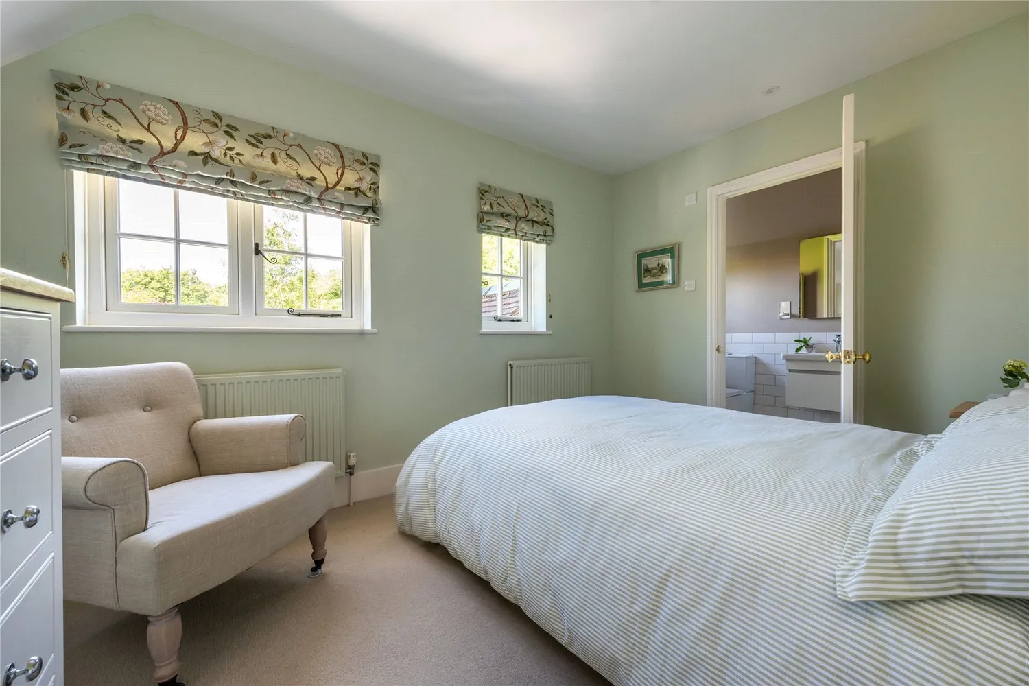 Milton Street, Westcott, RH4 photo 11