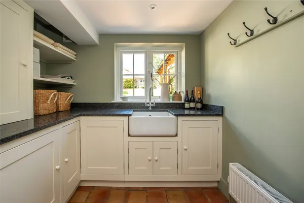 Milton Street, Westcott, RH4 photo 14