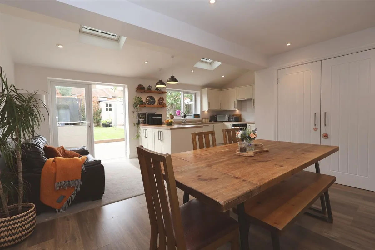 Howards Drive, Gadebridge, Hemel Hempstead, Hertfordshire, HP1 3NW