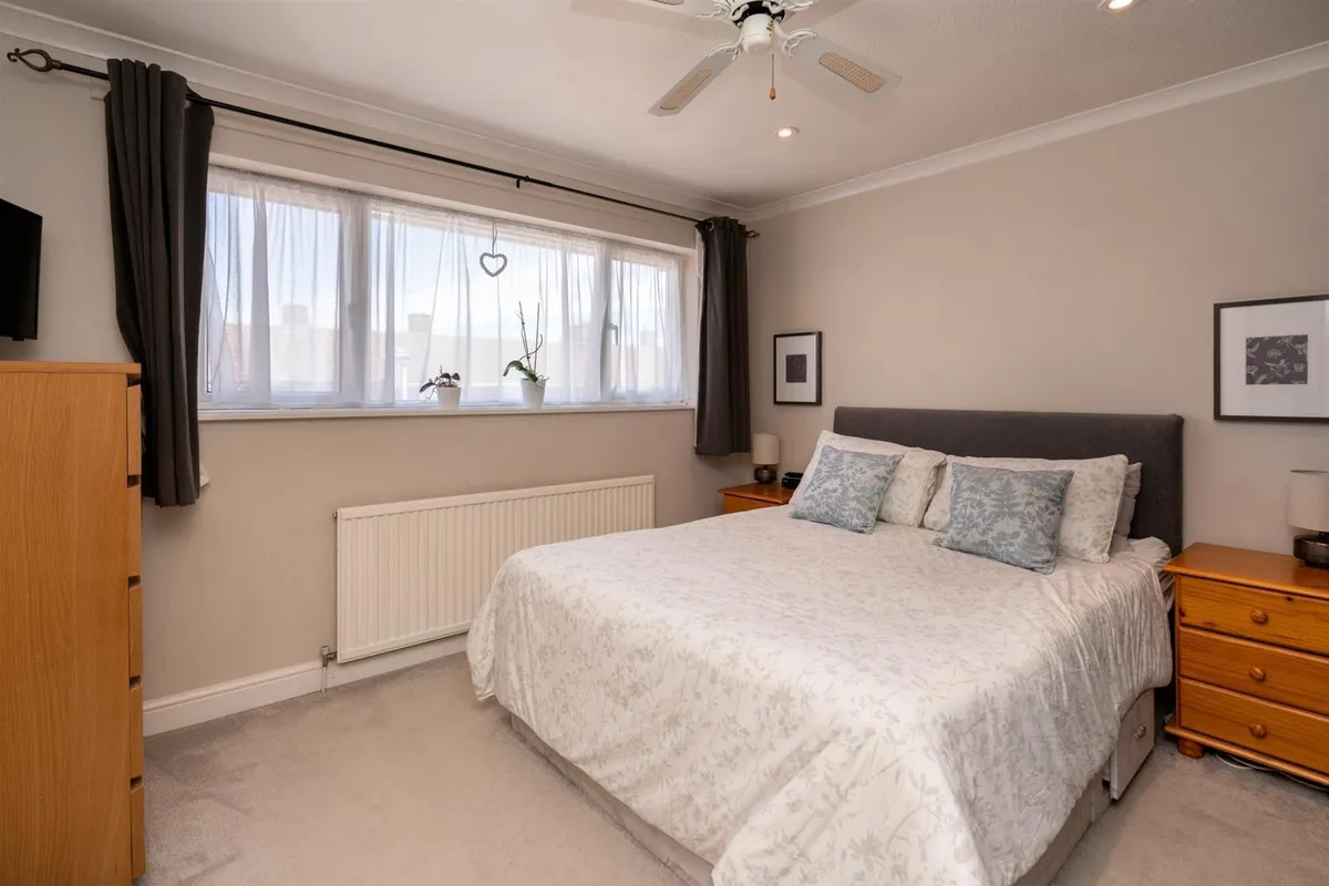 Howards Drive, Gadebridge, Hemel Hempstead, Hertfordshire, HP1 3NW
