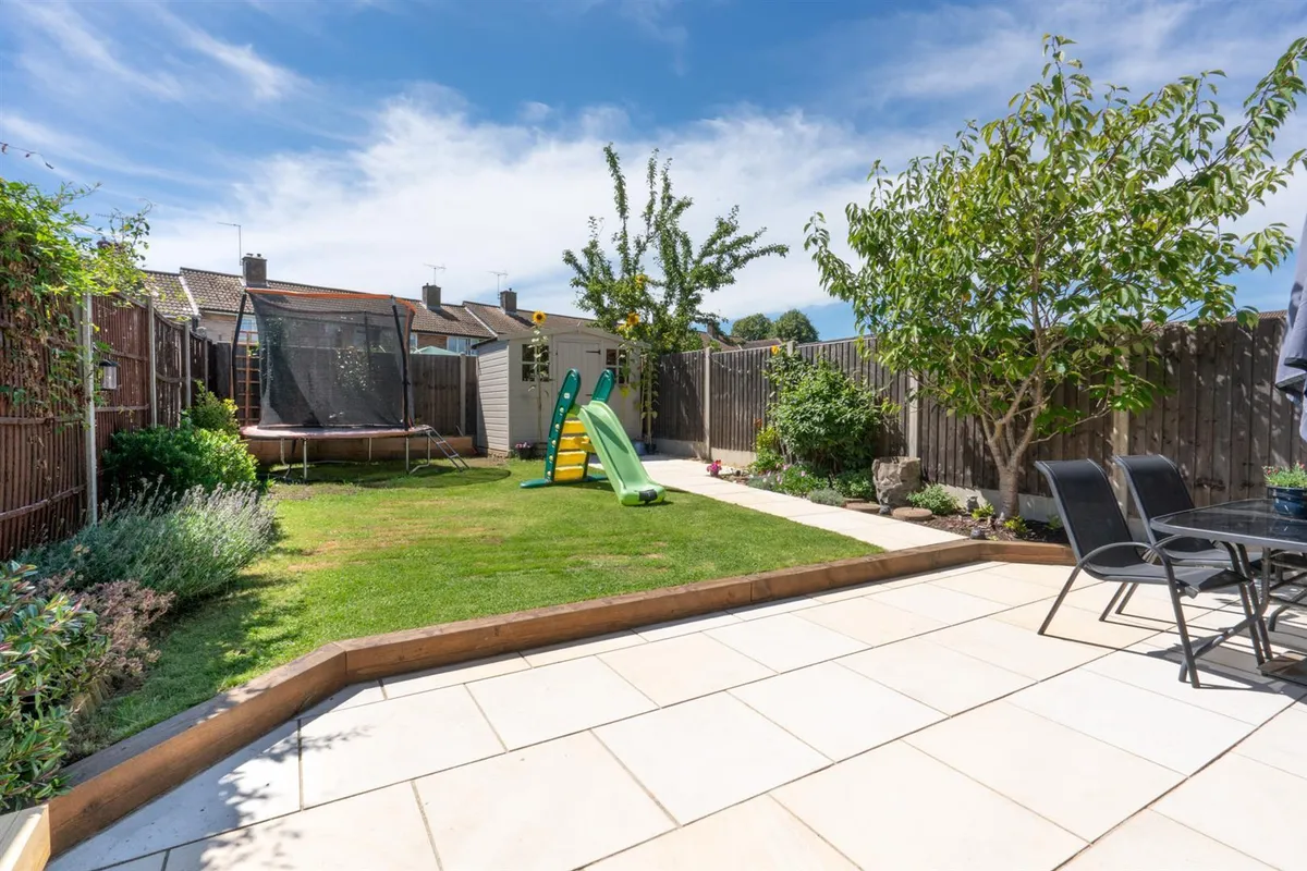 Howards Drive, Gadebridge, Hemel Hempstead, Hertfordshire, HP1 3NW