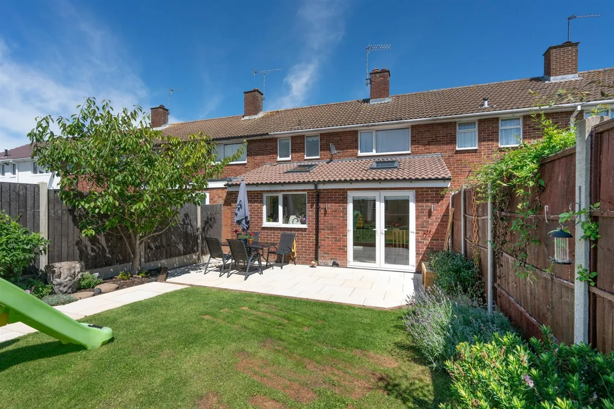 Howards Drive, Gadebridge, Hemel Hempstead, Hertfordshire, HP1 3NW