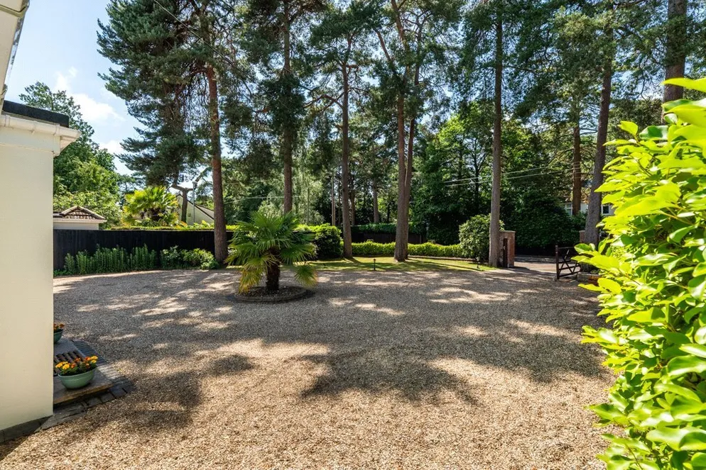 Property carousel item 30