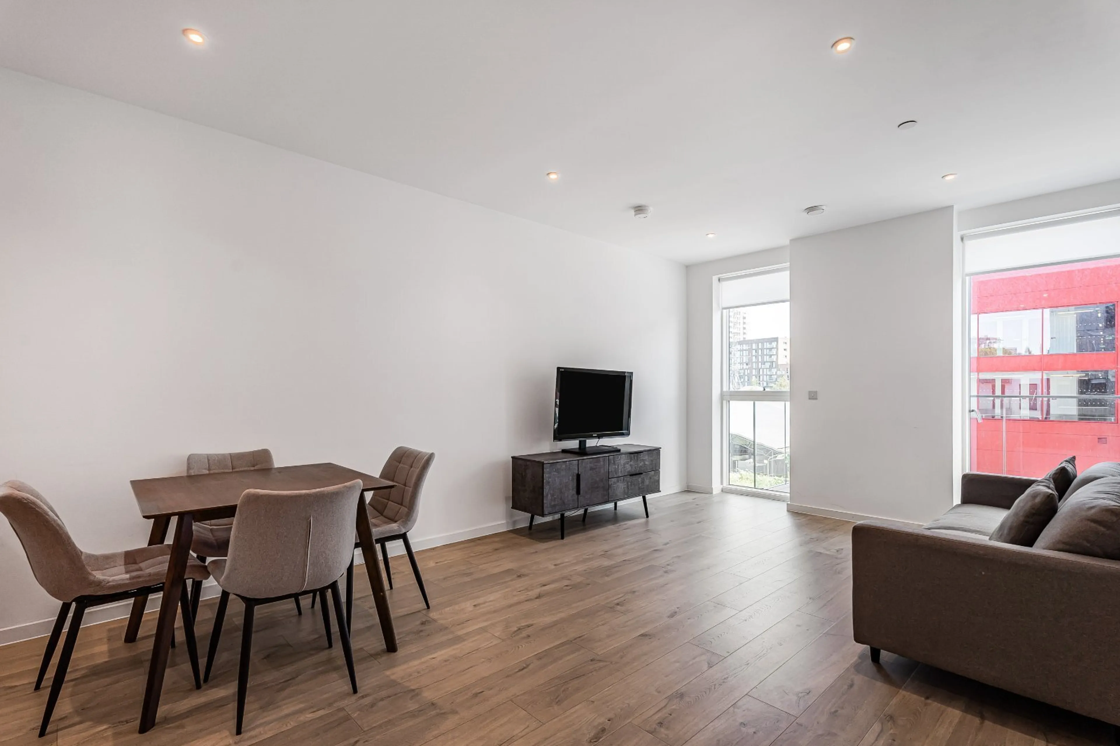 Photo 0