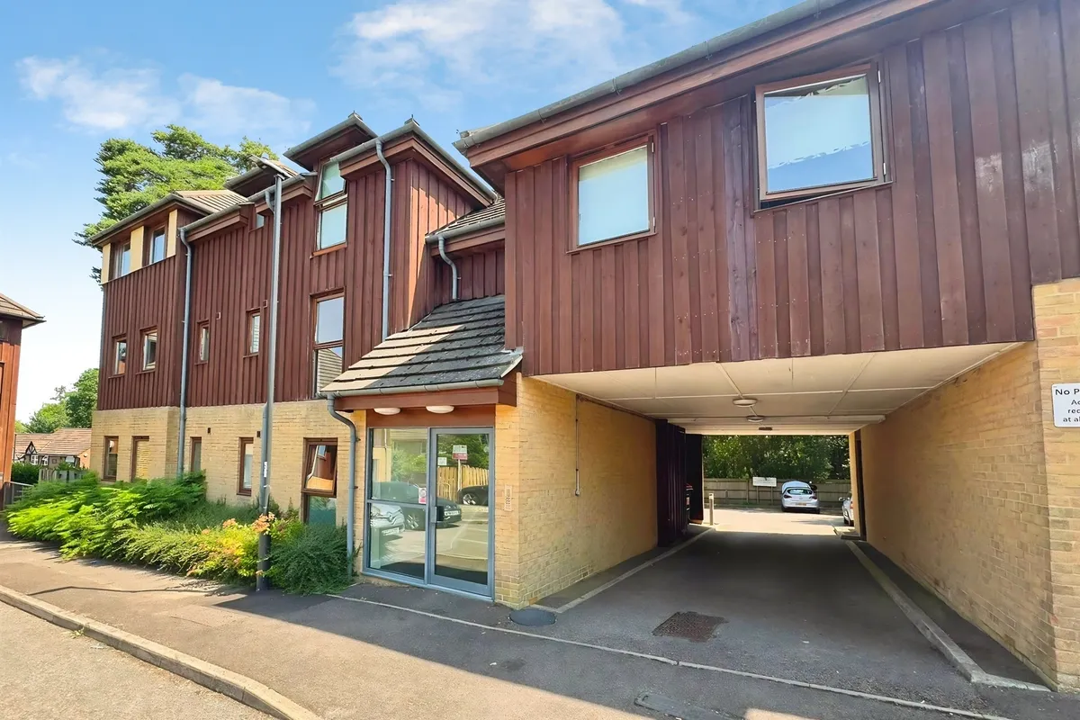 Oakwood Court, Crawley