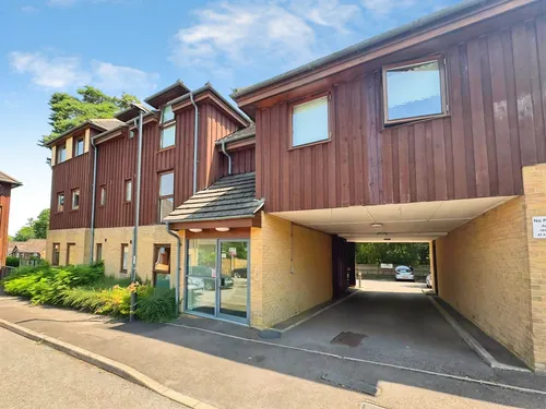 Oakwood Court, Crawleyphoto