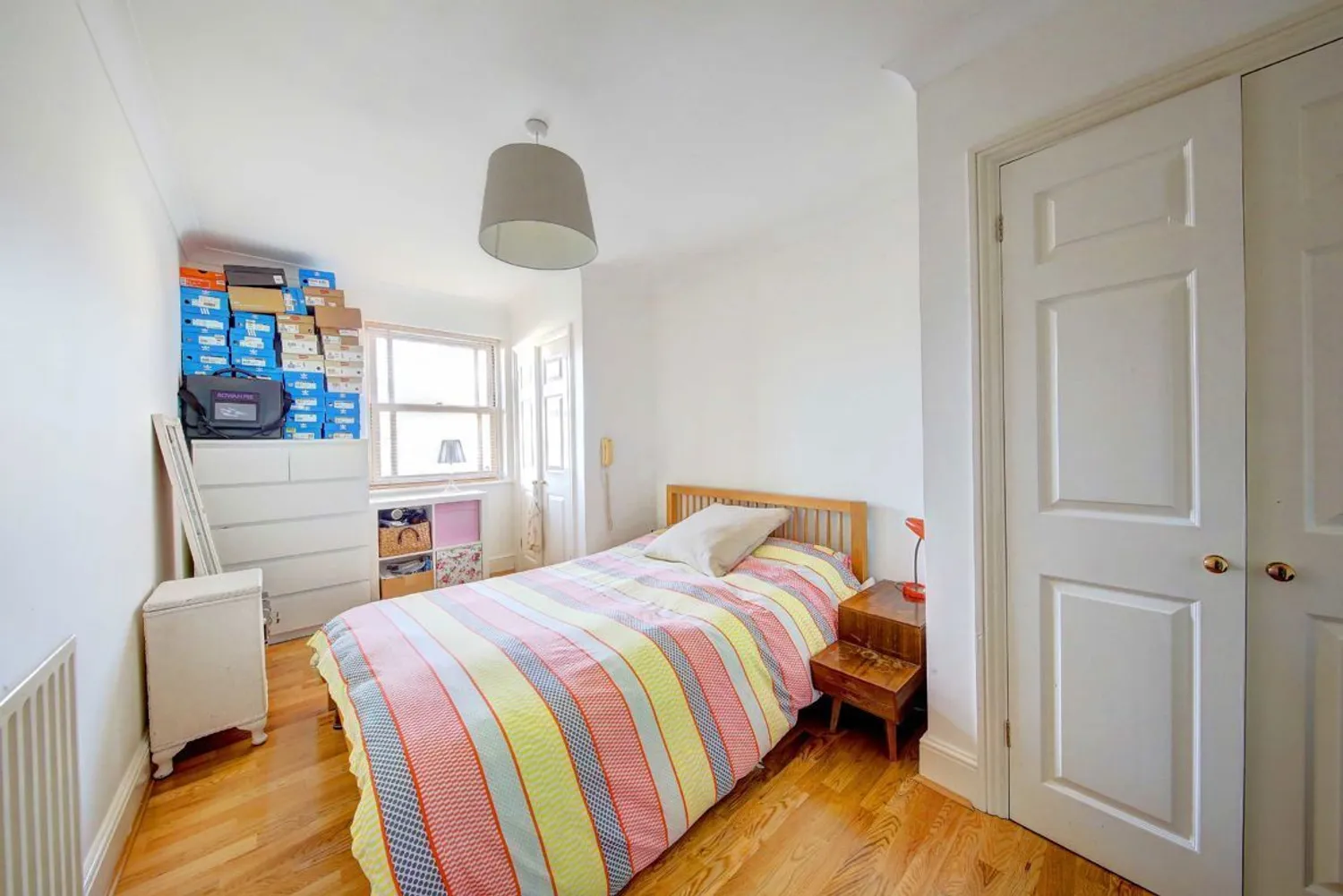 Deerhurst Crescent, Hampton Hill, TW12 photo 4