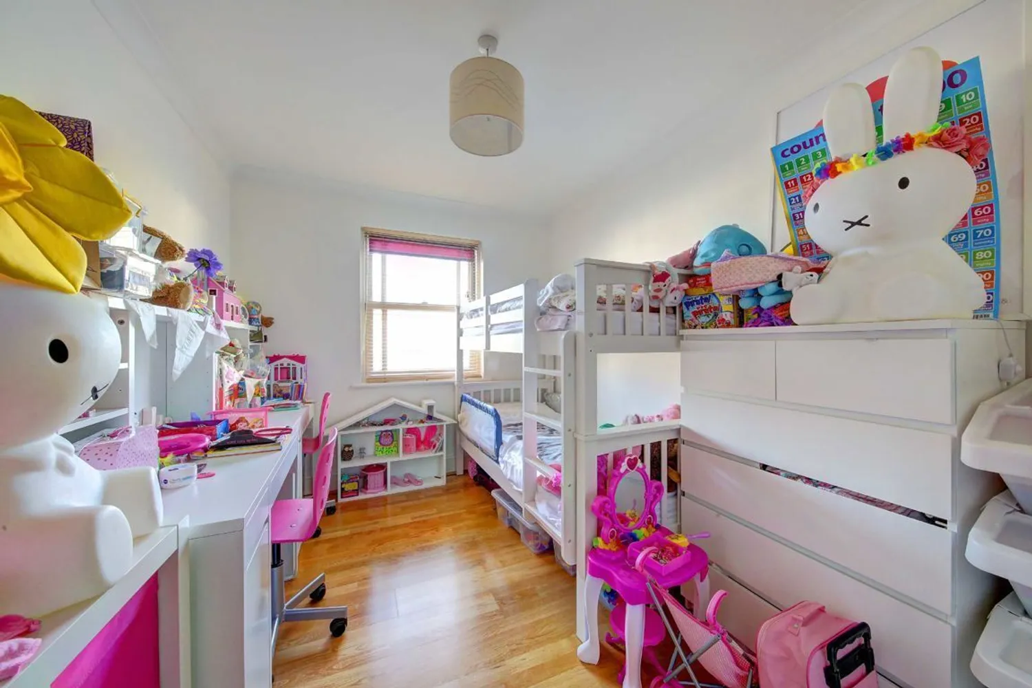 Deerhurst Crescent, Hampton Hill, TW12 photo 5