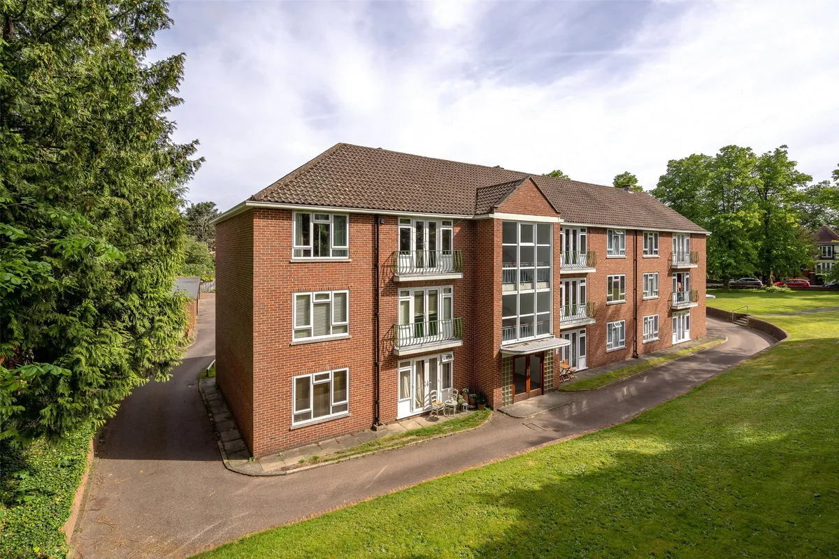 Wray Common Road, Reigate, Surrey, RH2