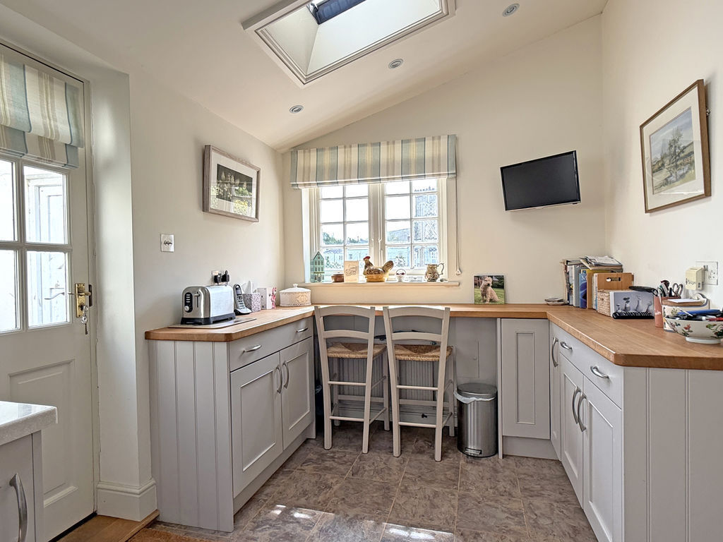 Coburg Terrace, Sidmouth Image 8
