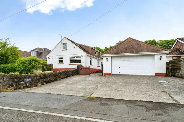 Pencaerfenni Lane, Crofty, Swansea, SA4