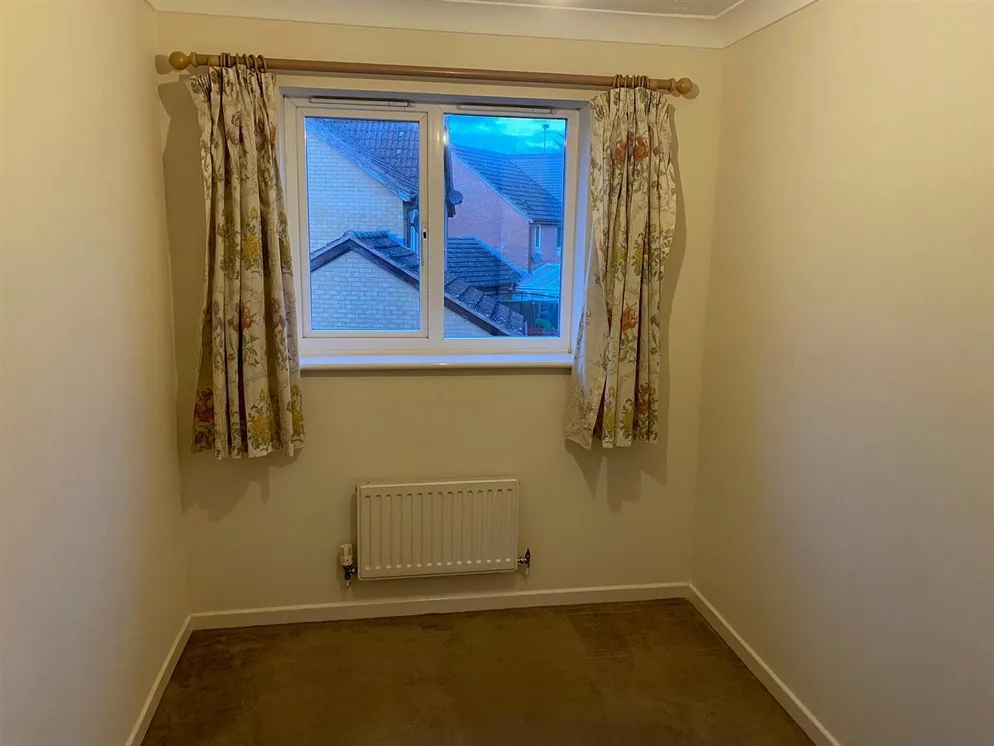 Property carousel item 11