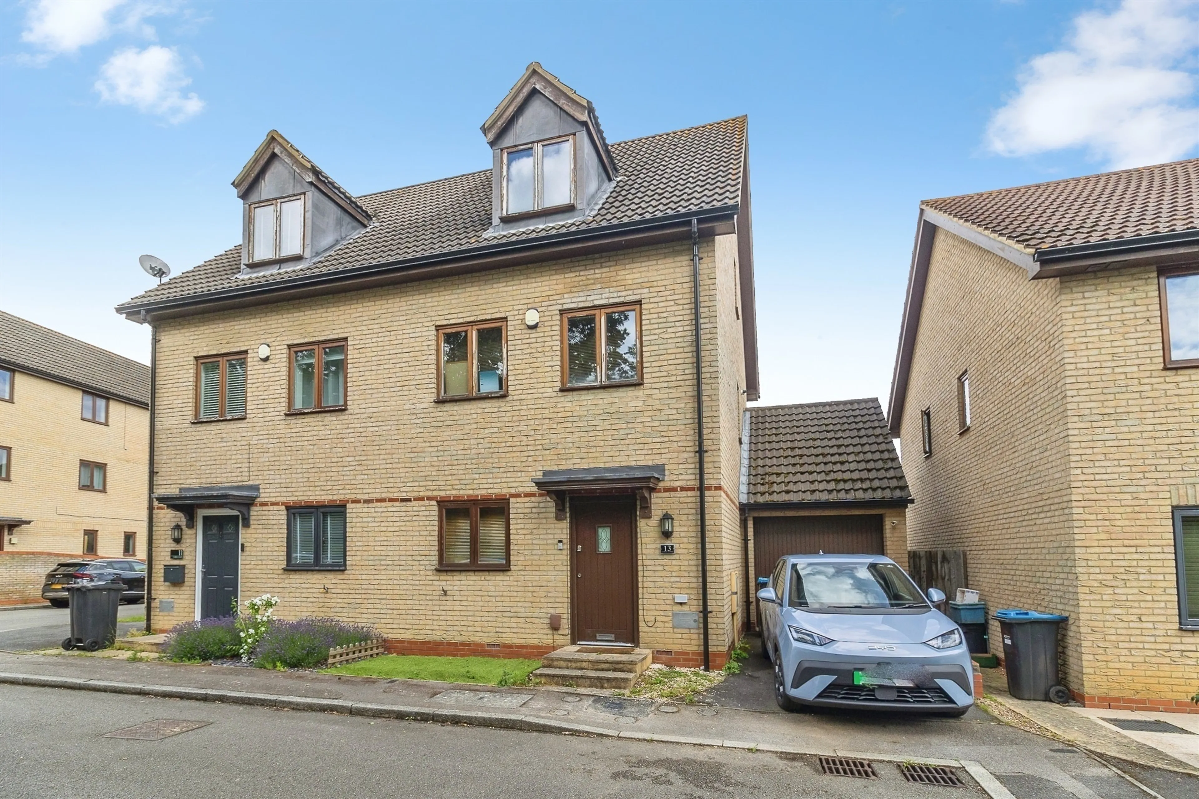 Property photo 0
