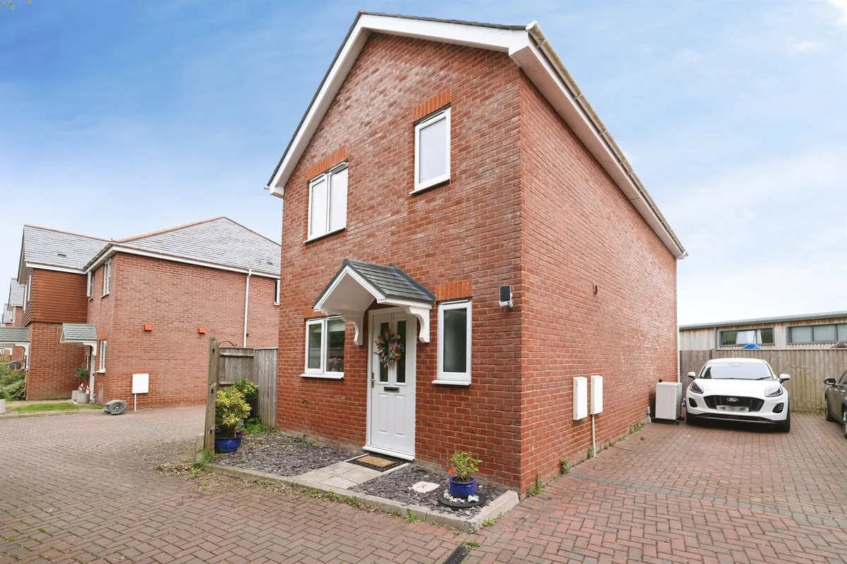 Mynarski Close, Salisbury
