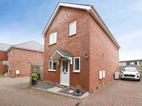 Mynarski Close, Salisburyphoto