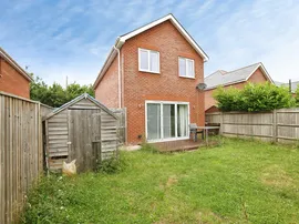 Mynarski Close, Salisbury thumb 2