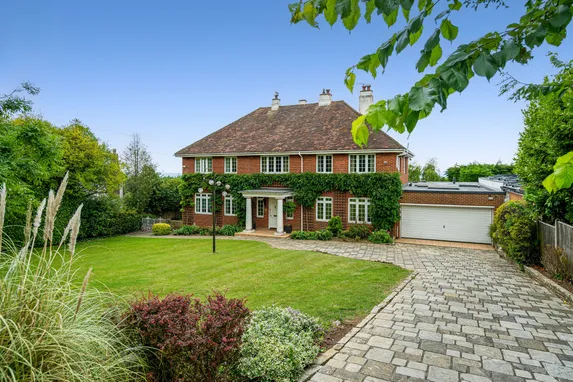 Tongdean Avenue, Hove, BN3