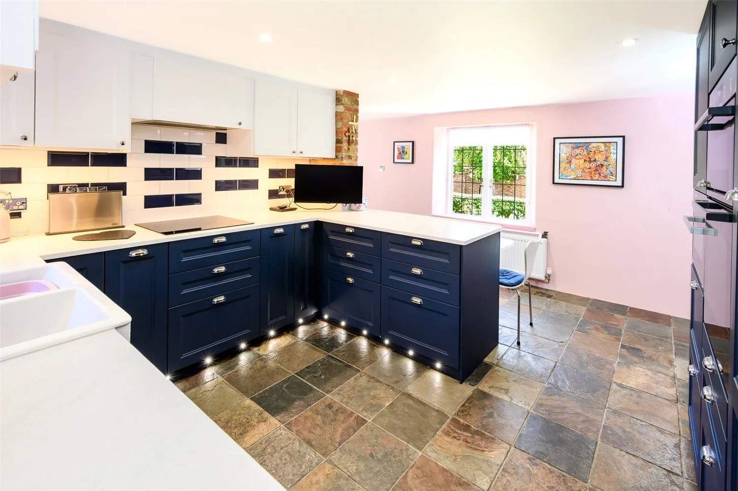 Clenston Road, Winterborne Stickland, DT11 photo 5
