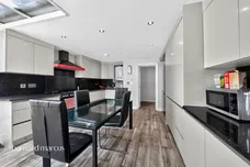 Summers Lane, London
