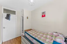 Arnal Crescent, London