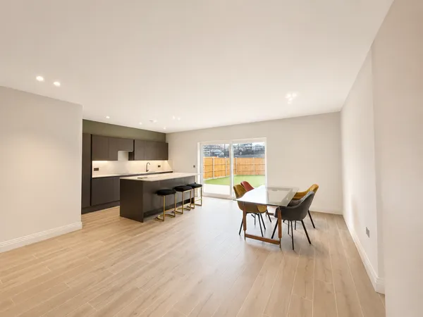 Brookhill Road, New Barnet, EN4