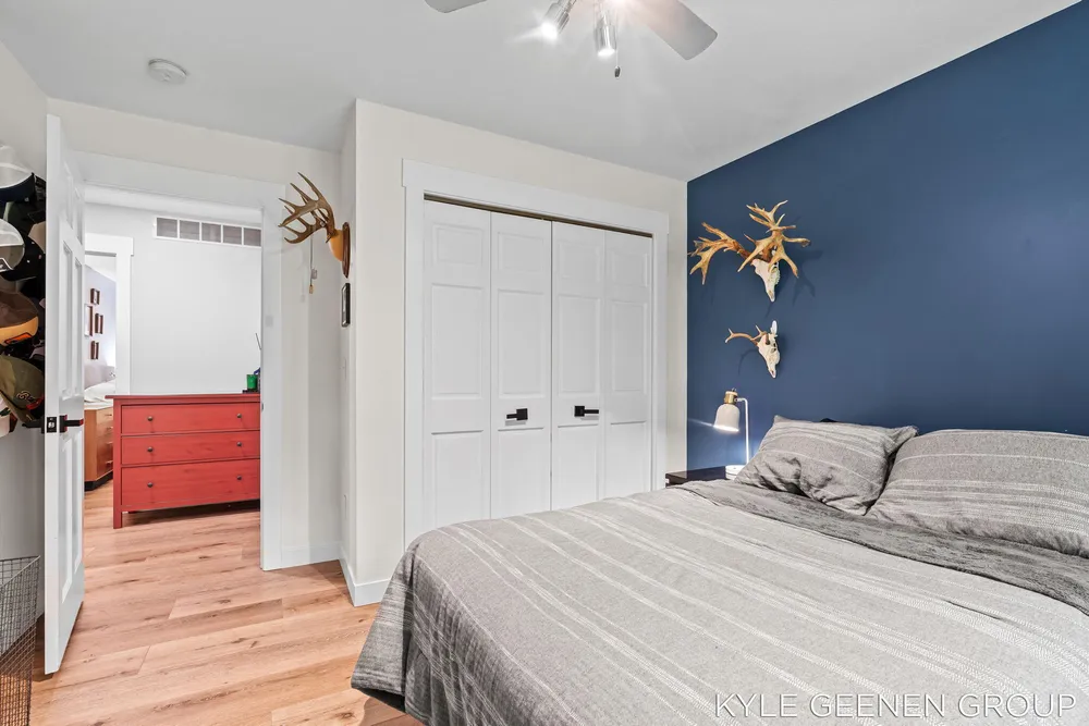208 Chicago Ave, Holland, MI 49424-2600