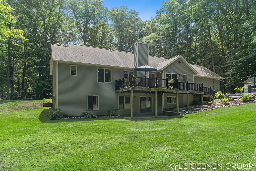 208 Chicago Ave, Holland, MI 49424-2600