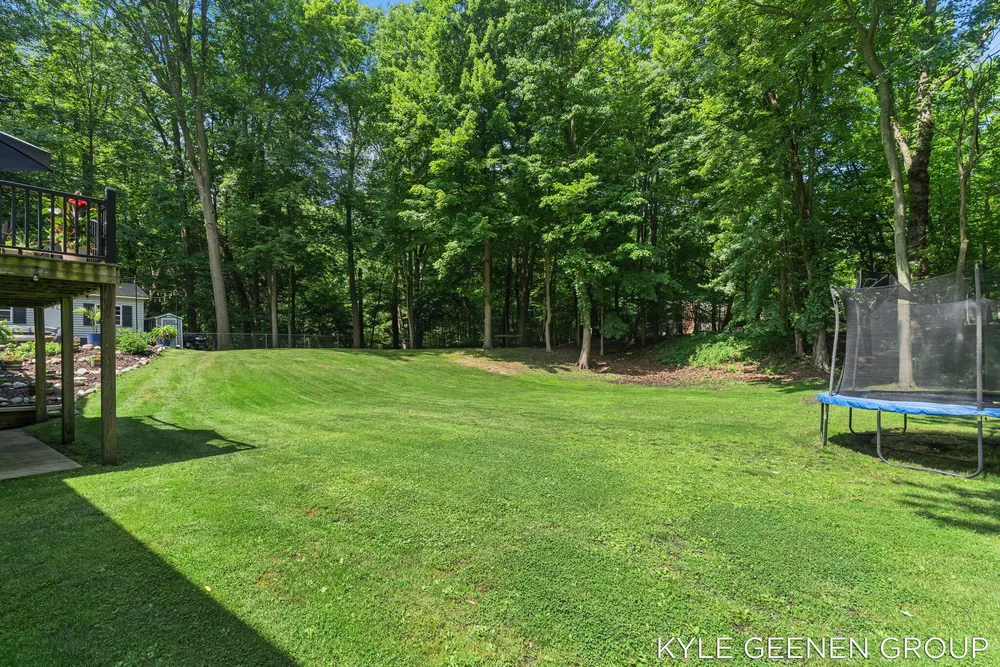 208 Chicago Ave, Holland, MI 49424-2600