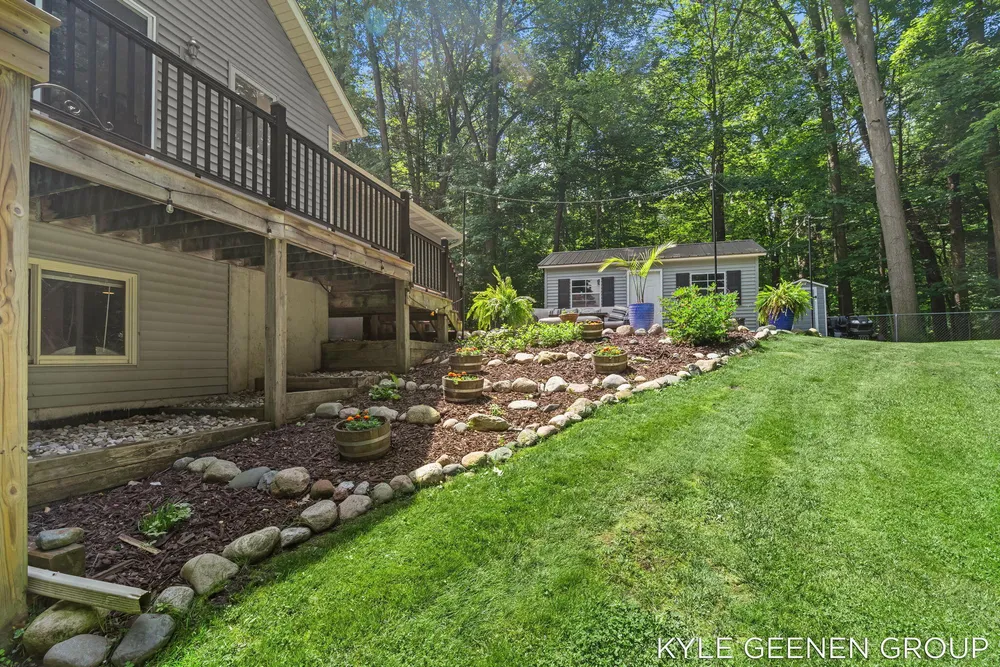 208 Chicago Ave, Holland, MI 49424-2600