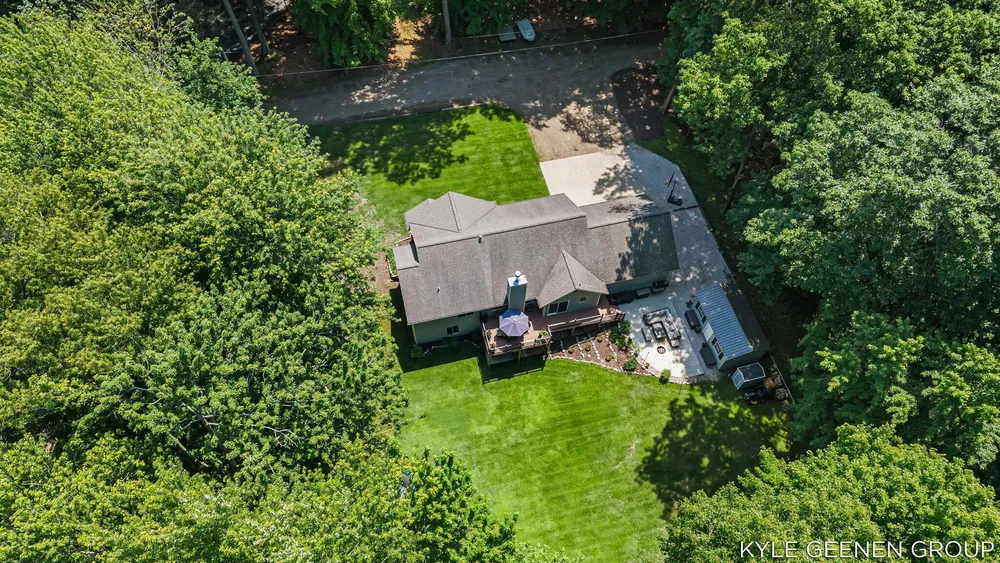 208 Chicago Ave, Holland, MI 49424-2600