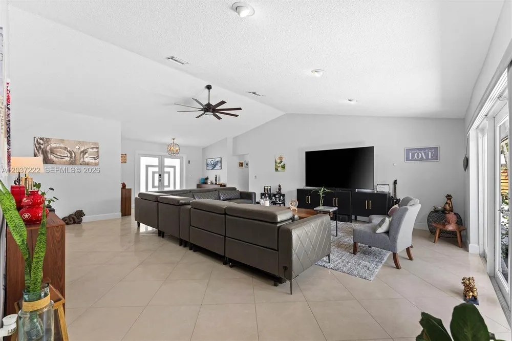 8211 NW 52nd Ct, Lauderhill, FL 33351