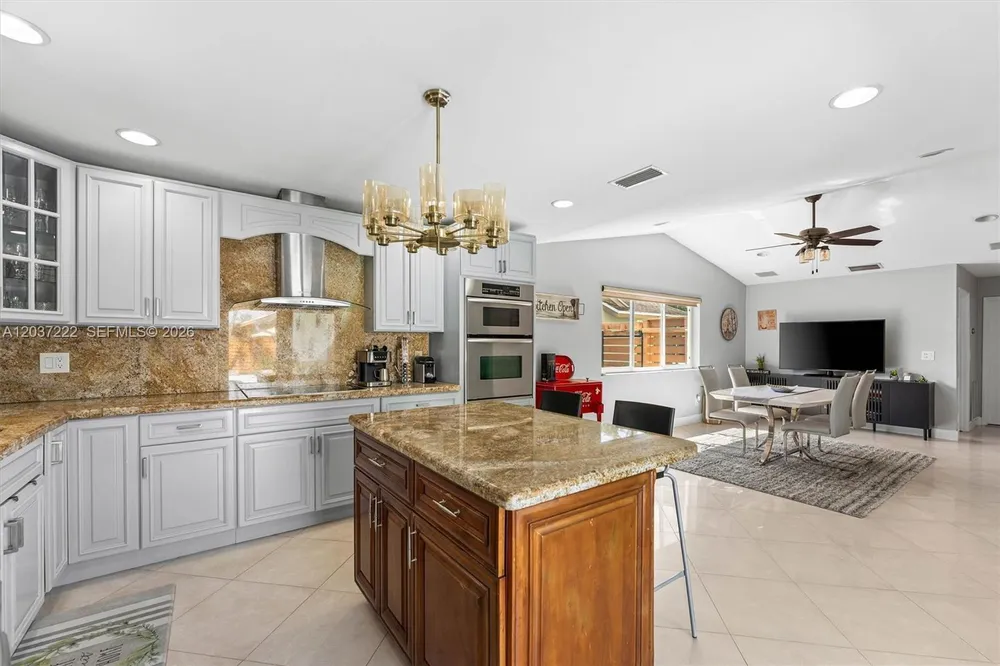 8211 NW 52nd Ct, Lauderhill, FL 33351