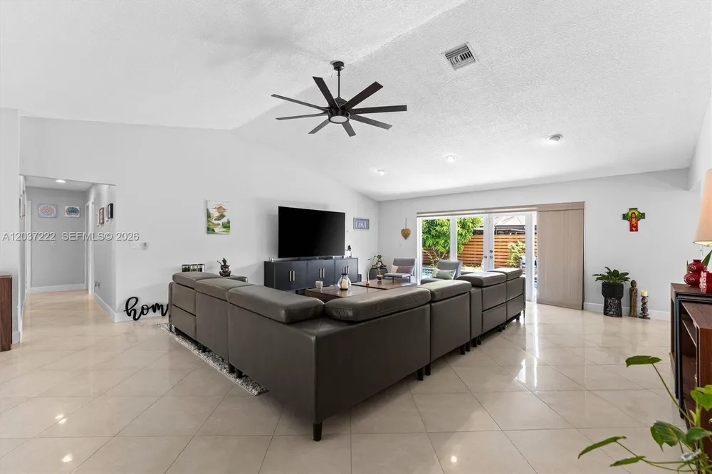 8211 NW 52nd Ct, Lauderhill, FL 33351
