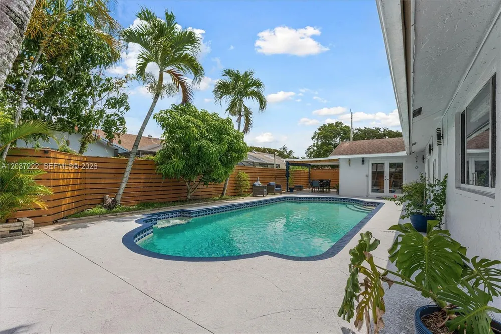 8211 NW 52nd Ct, Lauderhill, FL 33351