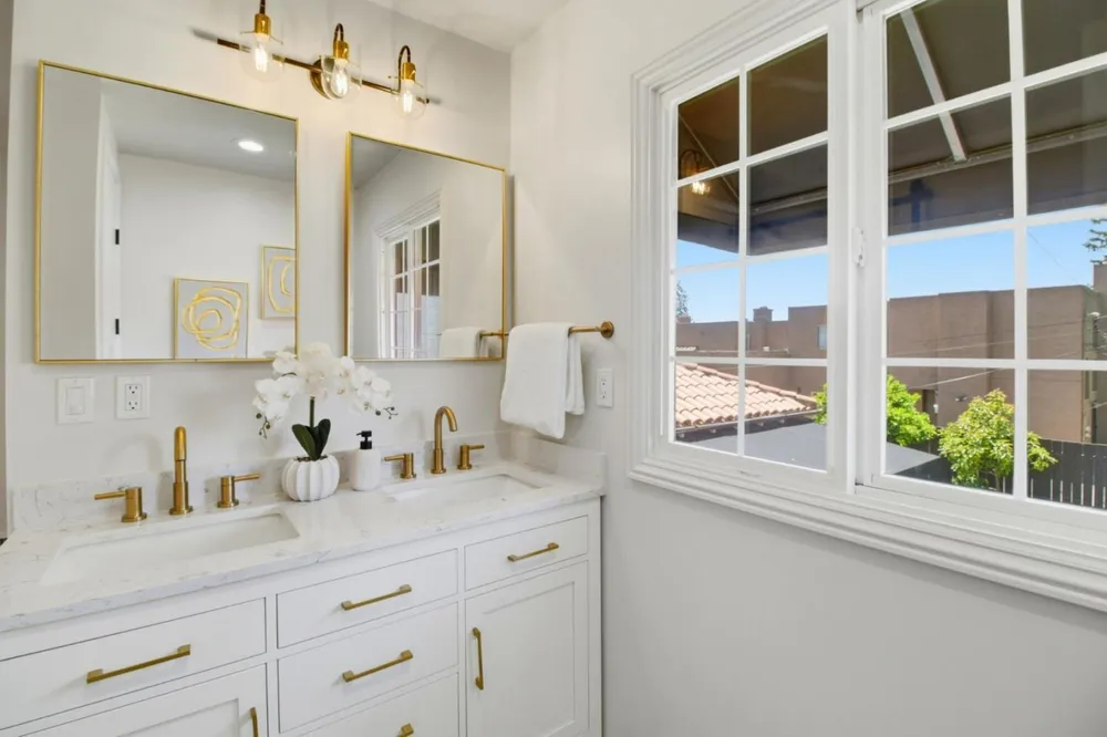 1114 Palm Ave, San Mateo, CA 94401