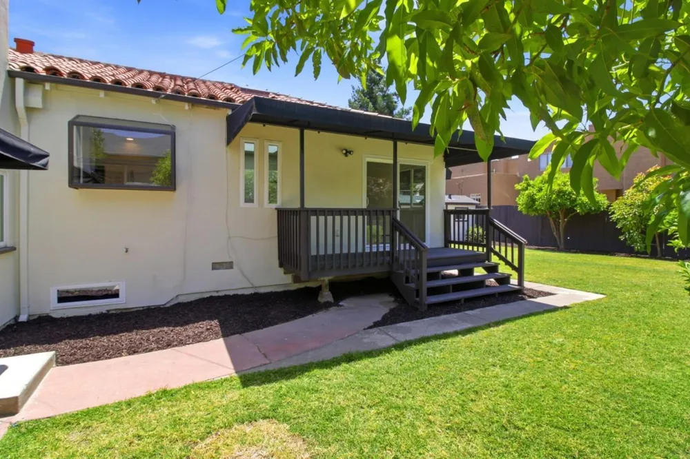 1114 Palm Ave, San Mateo, CA 94401