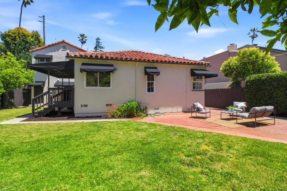 1114 Palm Ave, San Mateo, CA 94401