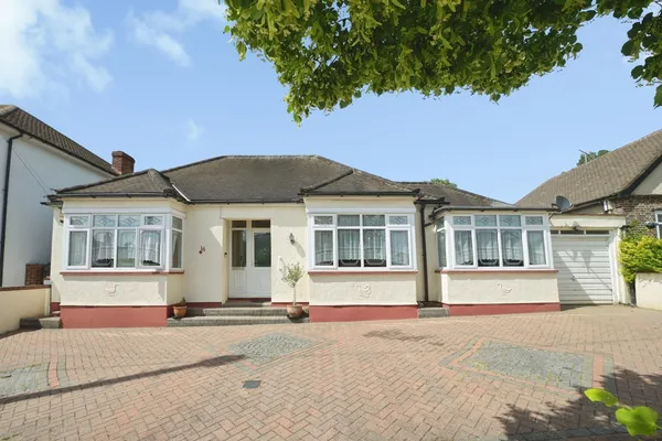 Hillfoot Road, Romford, RM5